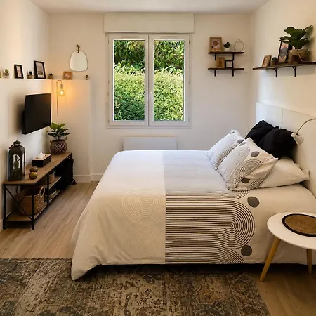 - Poitiers - Parking Prive Appartement Buxerolles