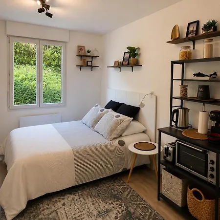 - Poitiers - Parking Prive Appartement Buxerolles