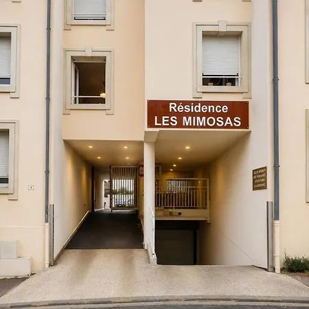 - Poitiers - Parking Prive Appartement