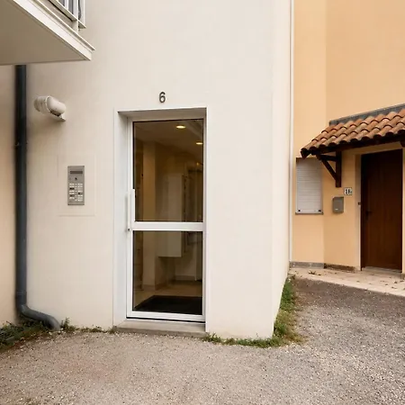 - Poitiers - Parking Prive Appartement *